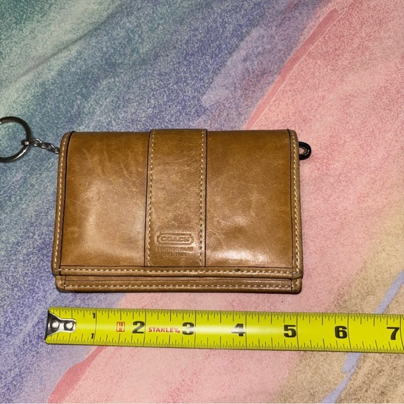 Coach Light Brown Leather Wallet with Keychain - Picture 5 of 6